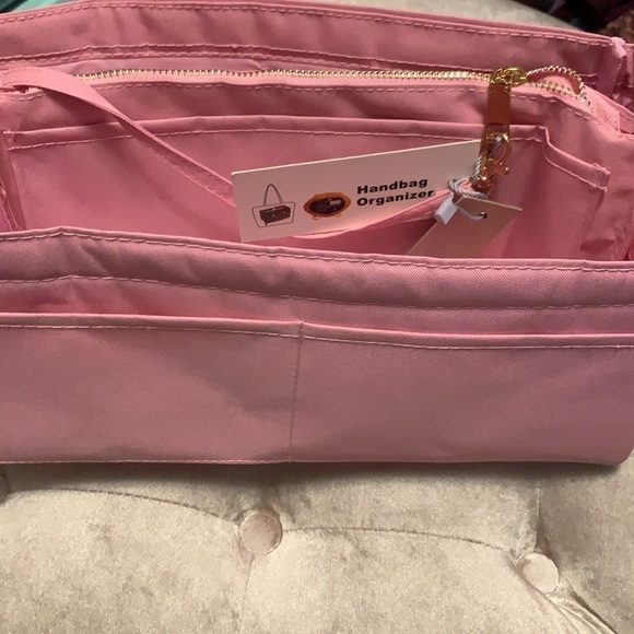 Handbag organizer, easily transfer from bag to bag - Picture 6 of 9